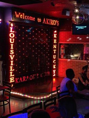 The good old Akikos stage.