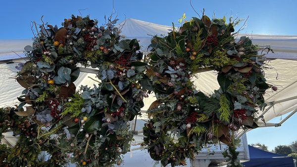 These people make the BEST wreaths and garlands! And the prices are insanely low!