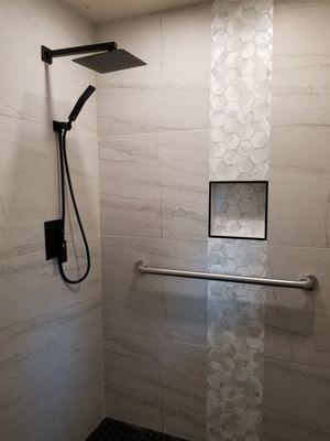 Vertical accent tile