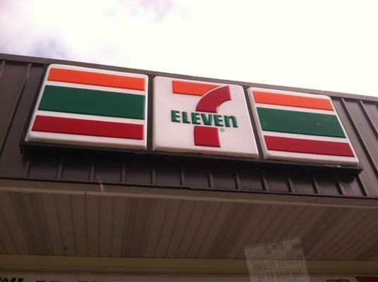 7-11 main sign