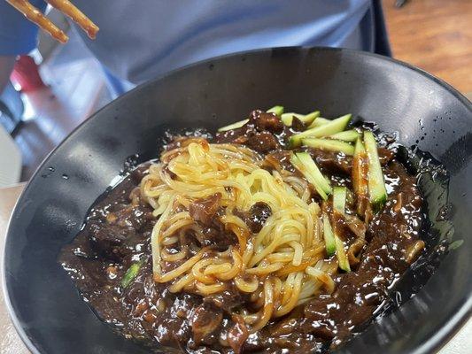 Chajangmyon (noodles with black bean sauce)