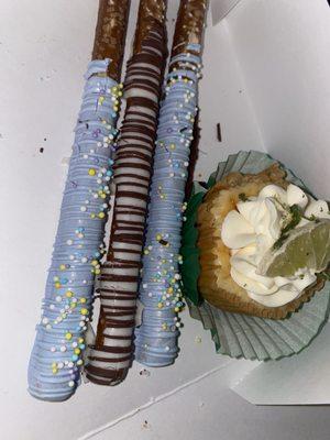 Lime cheesecake & chocolate covered pretzels