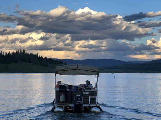 Family fun on evening boat rental at Steamboat Lake Marina