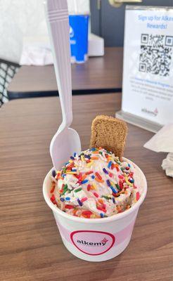 Vanilla bean with Bischoff and sprinkles