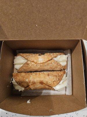 Had to bring canolis home!