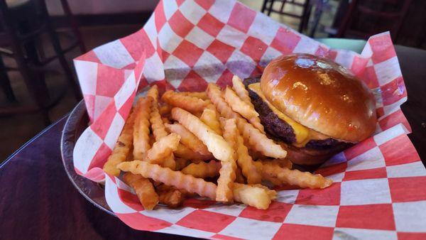 plain chesseburger & fries