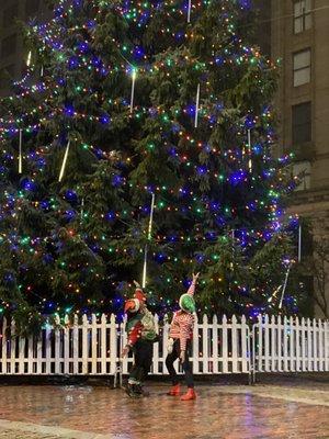 The beautiful 2019 tree in Monument Square