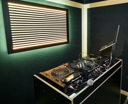 DJ Studio