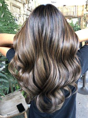 Cool Brown Balayagehighlights & Long Layered Haircut