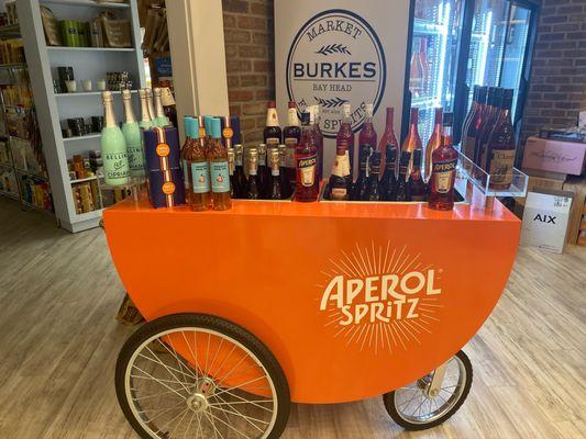 Aperol Spritz cart... so cute!