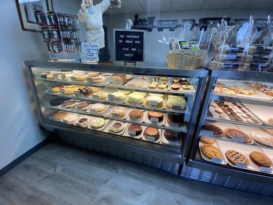 Really good selection of cakes, especially cheesecake.   Cakes are fresh and baked daily.