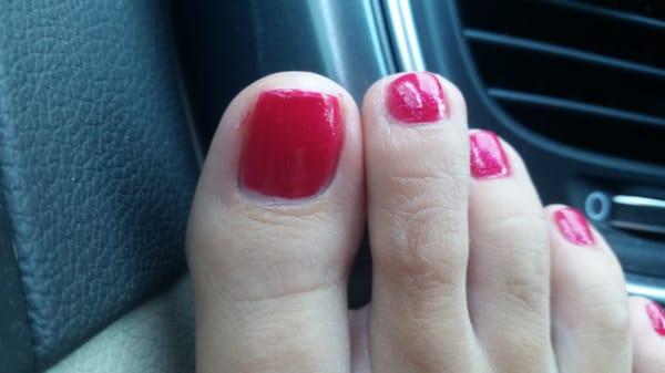 Polish on the skin, didn't trim around the nail, didn't seal the edges, only 1 coat of color. Pathetic waste of money.