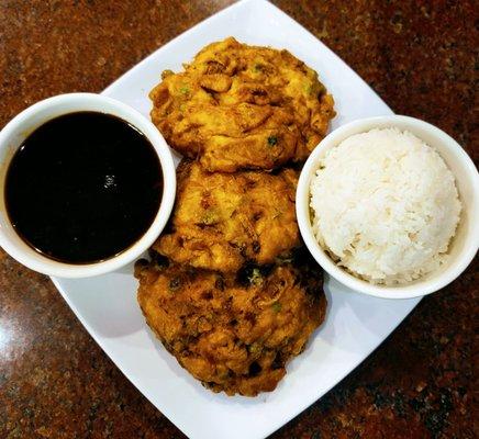 House Special E.F. Young served with a side of E.F. Young Gravy and steamed rice