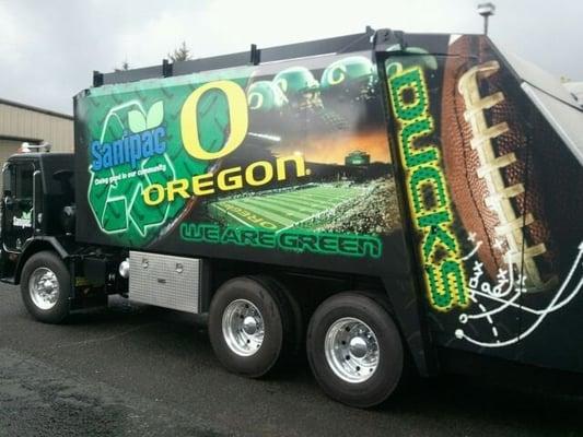 University of Oregon Ultimate Tailgater - Soundsational