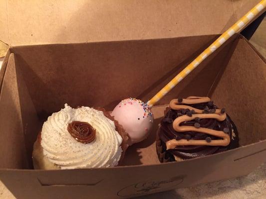 Cupcakes and a cake pop!