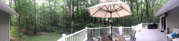 Welcome to Paradise house was perfect for our group of six. Great deck, hot tub, pool table and minutes from boat rentals.