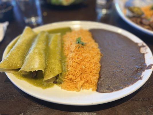 Enchiladas w/ green sauce