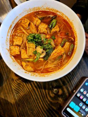 Tom yum noodle soup