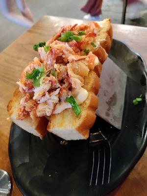 Lobster roll