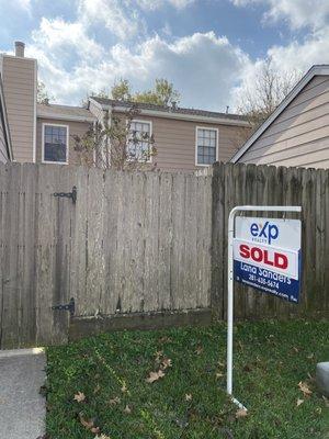 Saturn Ln., university Green Townhome