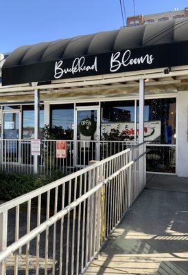 Front view of Buckhead Blooms. Walk-ins & Pick Up Available