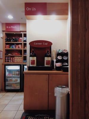 Free coffee & tea (hot water + tea bag) in the lobby