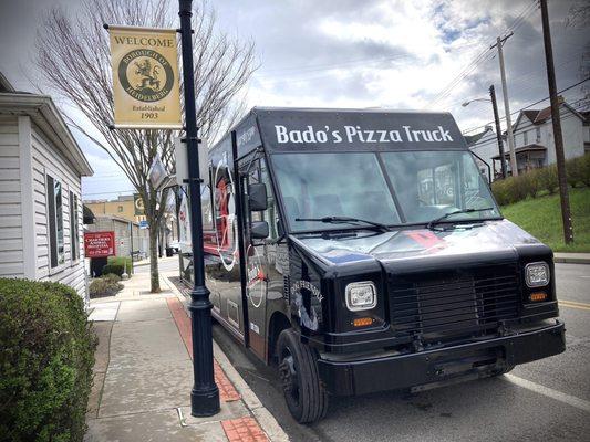 Bado's Pizza Truck outside Headley's Brewing ...