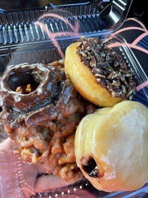 Chocolate pecan donut. Blueberry filled, apple fritter and devils food cake with chocolate frosting. Delish!!