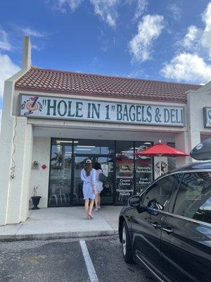 Hole In 1 Bagels