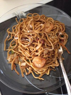 Small House Special Lo Mein, only had 2 shrimp  would be better to spend $5, on the ingredients and cook ‍ them yourself.