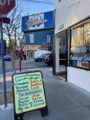 Front of the panaderia