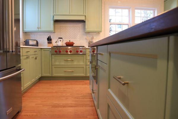 Gorgeous green kitchen