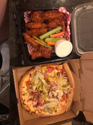 Big Mikes Chicken wings & the Italian Pizza - small