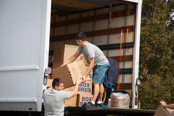 Local N long Distance Movers Team Work