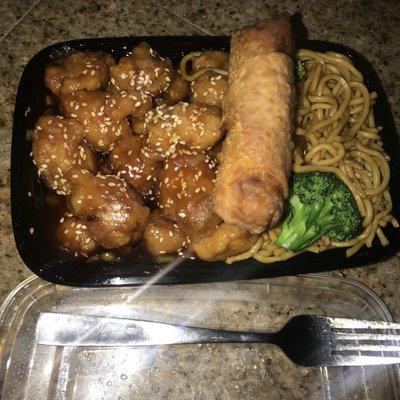 Sesame chicken, Lo Mein, and egg roll