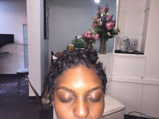 Eyebrow expert / natural hair stylist