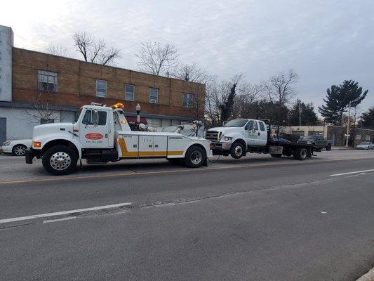 We Tow Heavy Duty Vehicles!