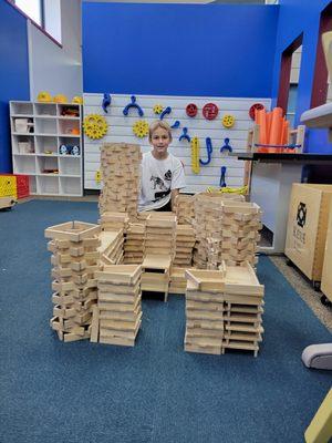 Kids love to engineer & build forts at Children's Discovery Museum!