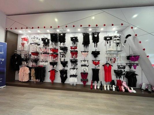 Cupids Closet Lingerie