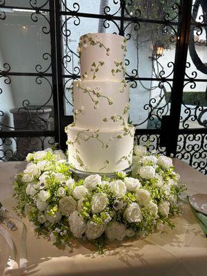 6-8-10 inch wedding cake