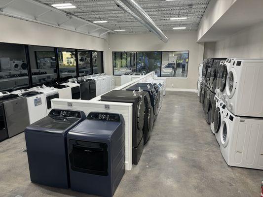 Slyman Bros Appliances South County - Laundry Showroom