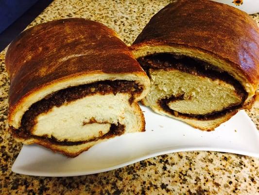 Pecan pastry bread