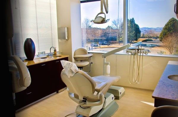 Cosmetic Dentists, Clean, comfortable and calming dental environment