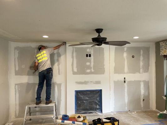 Reimagining this accent wall with the fire place.