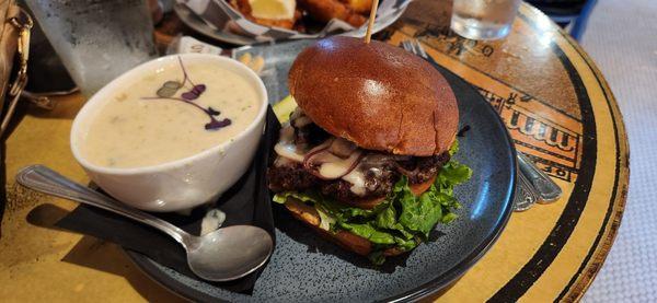 Ore burger and soup