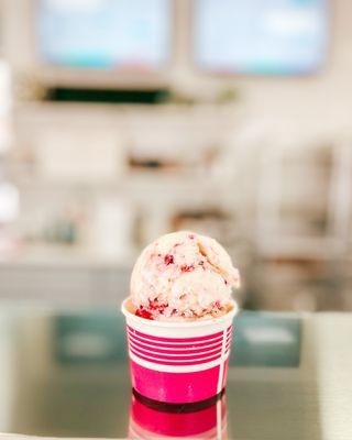 Raspberry cheesecake ice cream