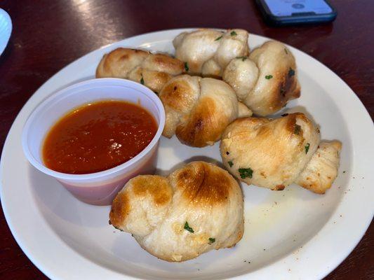 Garlic knots