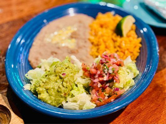 Sides that come with the carne asada, very nice.