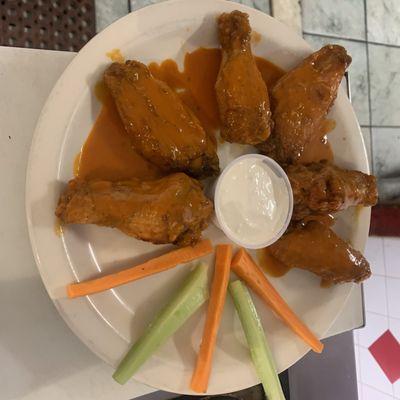 Buffalo Wings..  pizzas Sanmigel