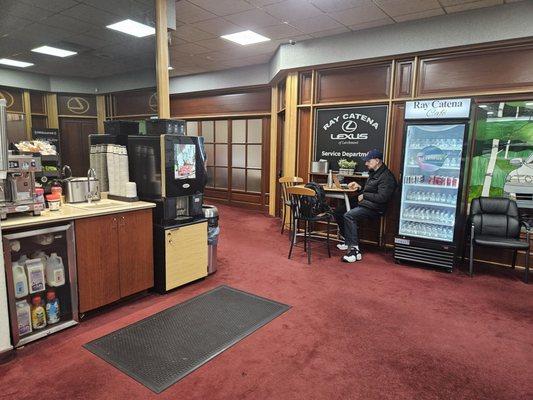 Drinks station with water, soda, coffee, tea & delicious hot chocolate.